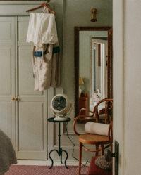 VFAN Vintage White on a side table in a dressing room