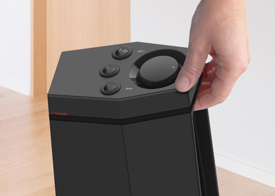 A Person holding the Rise 20H by its integrated handle.